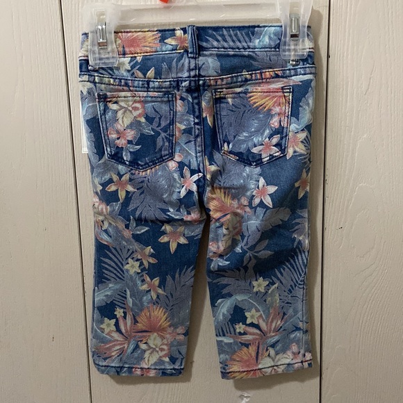 GAP Floral Denim Capris - Picture 4 of 6